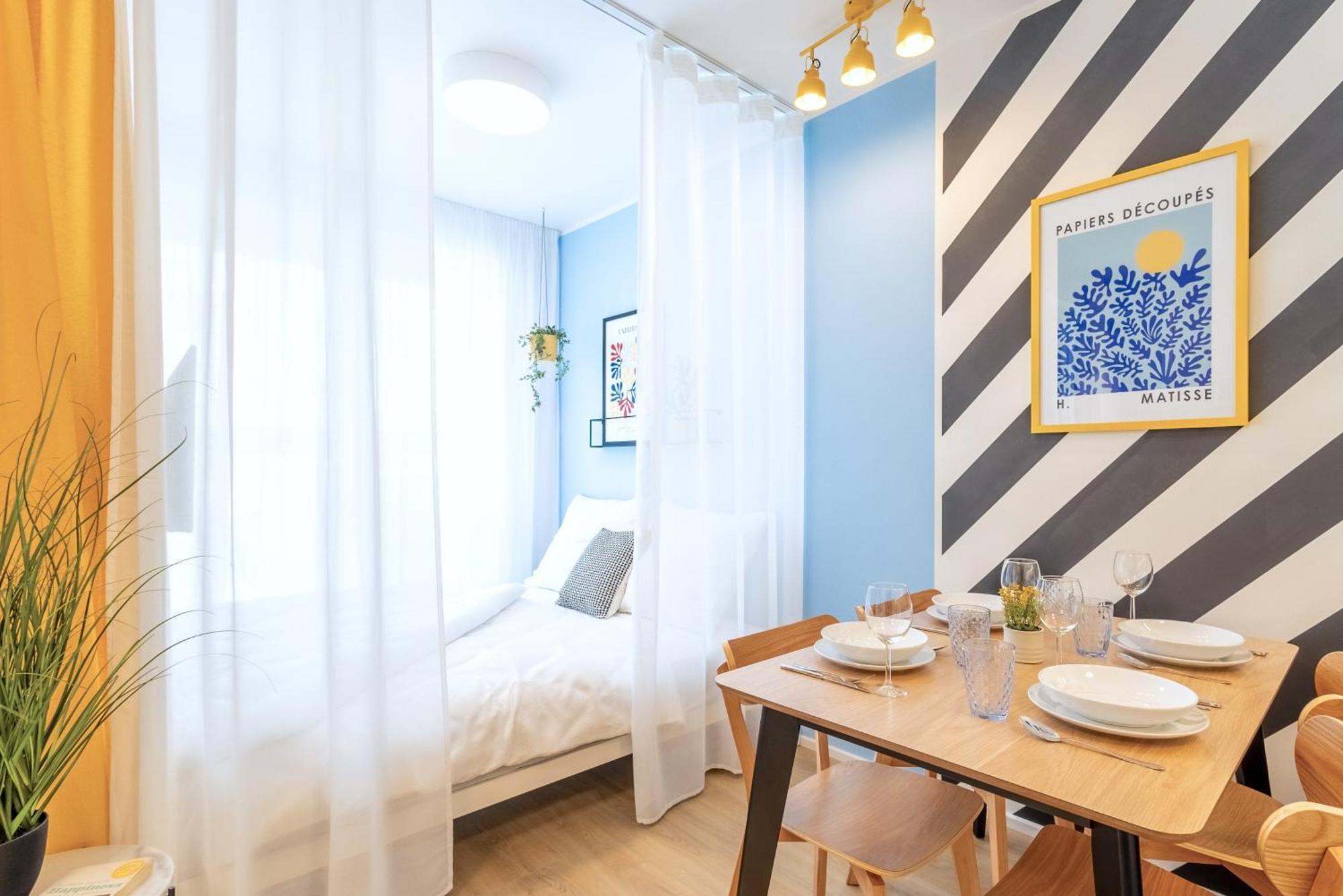 Yellow Apartment - Balcony, Free Parking, By Gravity Prague Exterior photo