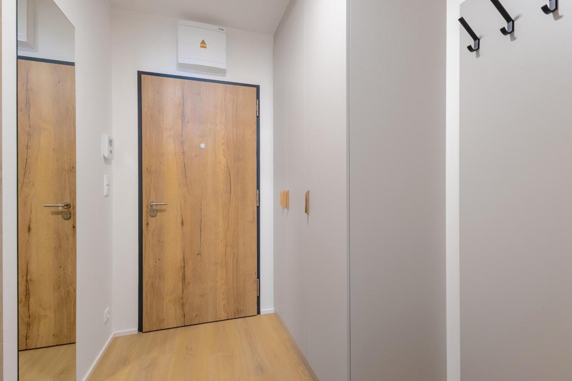 Yellow Apartment - Balcony, Free Parking, By Gravity Prague Exterior photo