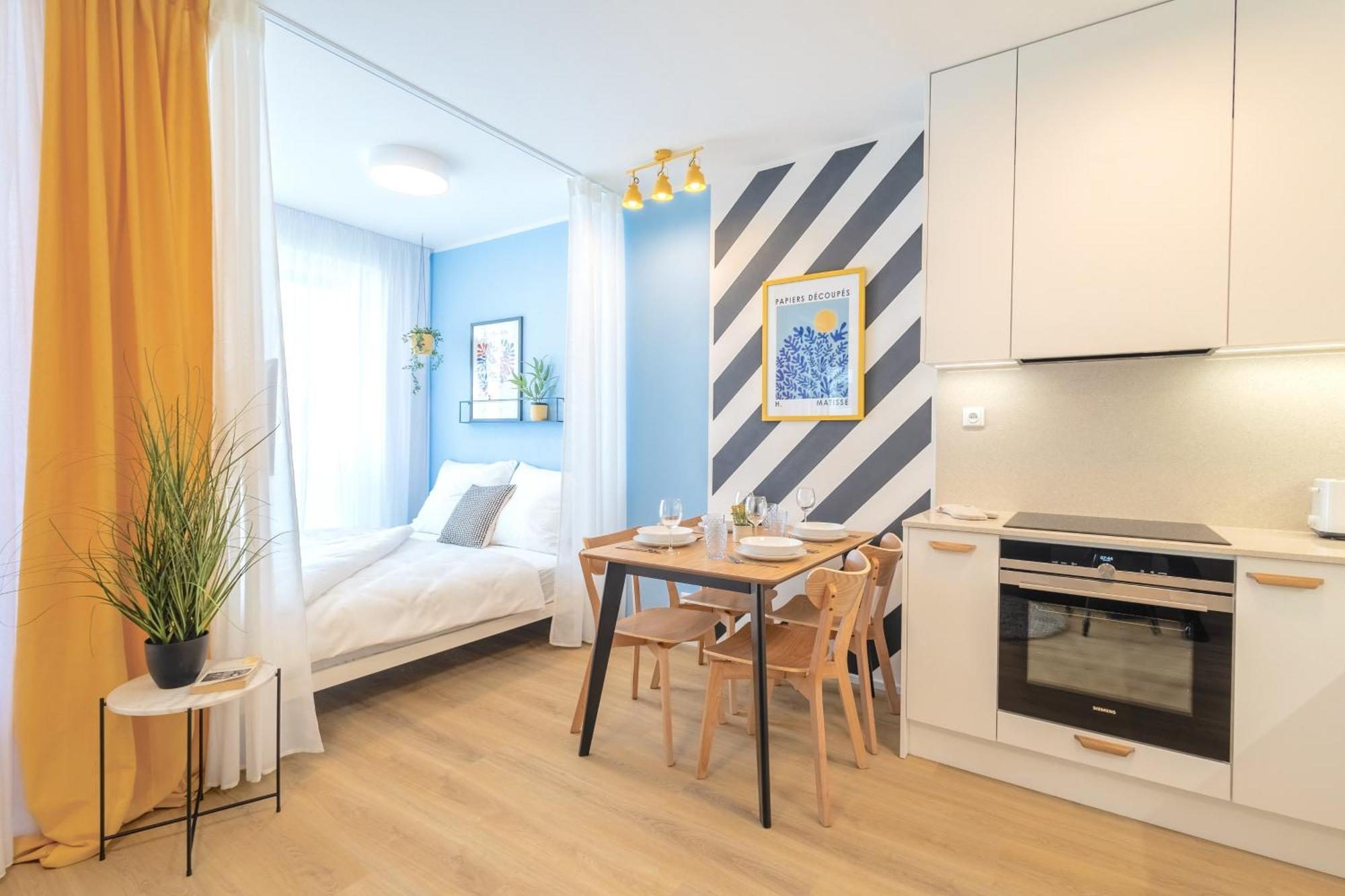 Yellow Apartment - Balcony, Free Parking, By Gravity Prague Exterior photo