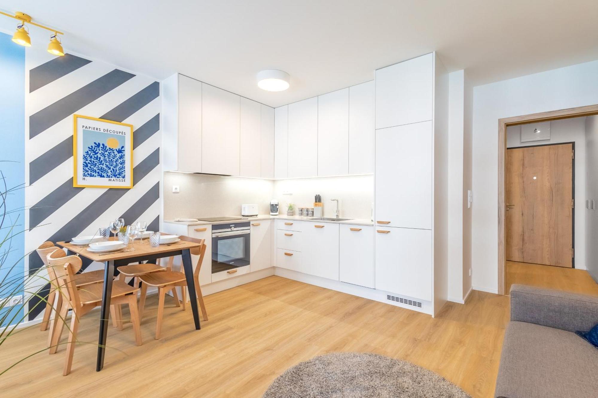Yellow Apartment - Balcony, Free Parking, By Gravity Prague Exterior photo